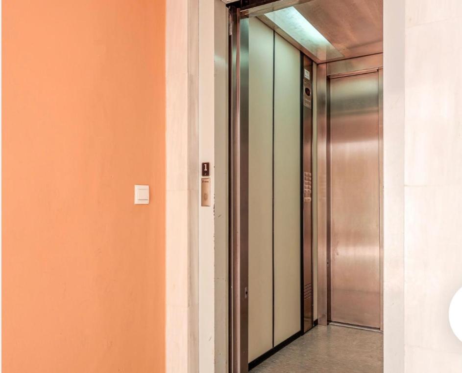Exclusivo Duplex Con Terraza En Sevilla المظهر الخارجي الصورة